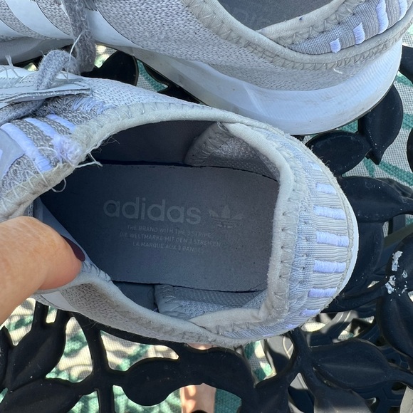 Adidas Swift Essential Running Shoes Size 10 - light grey w white - Picture 3 of 8